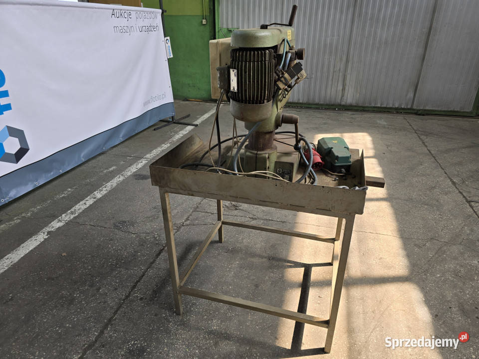 Pneumatyczna nitownica radialna BRCKER PN 200 9 Rok produkcji 1995 Pozostałe Biskupice