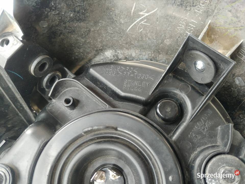 Lampa reflektor przód SUZUKI VZR 1800 INTRUDER Zamość