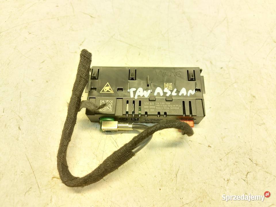 Cupra Tavascan 11H 2025 port złącze usb aux
