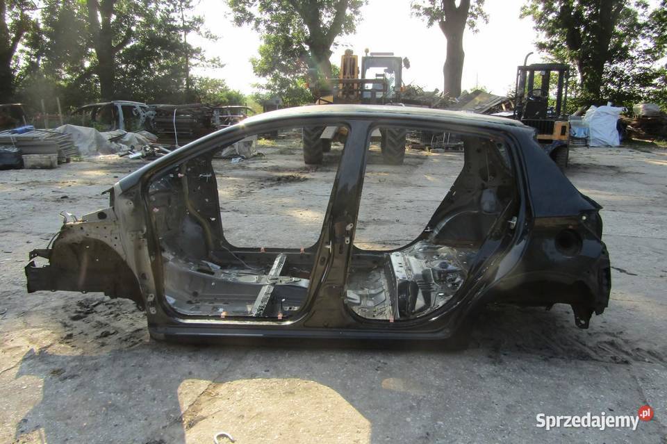 PRÓG SŁUPEK LEWY BOK 209 TOYOTA YARIS III