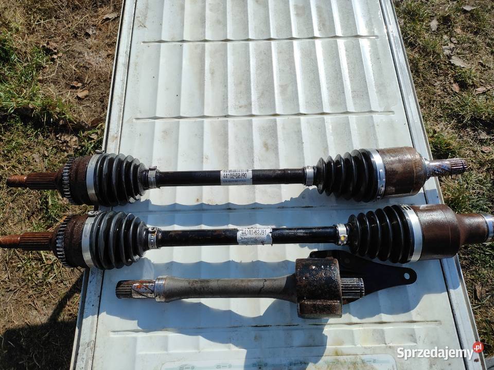 Półoś Suzuki Swift mk6 lewaprawa z podporą Janowiec sprzedam