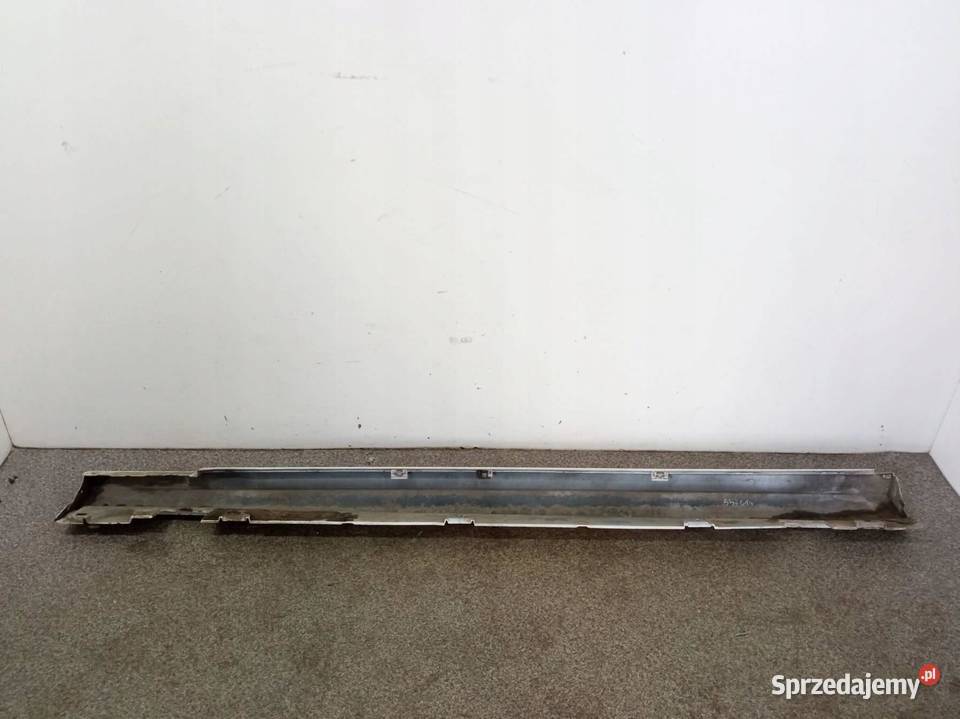 OSŁONA PROGU PRAWA NAKŁADKA 149 MercedesBenz