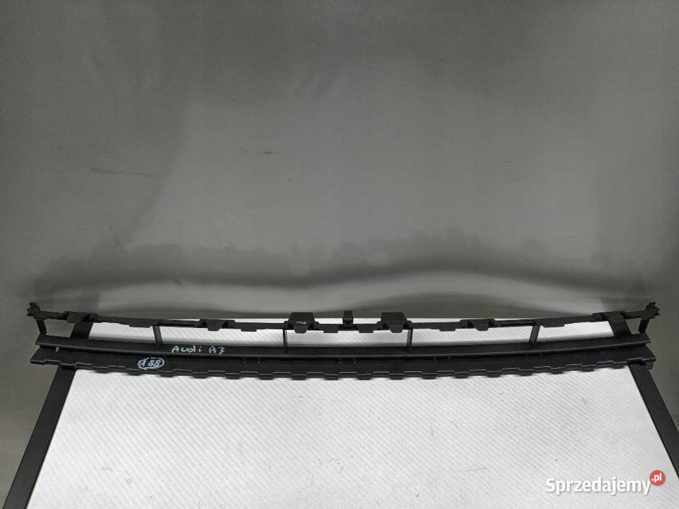 KRATKA ŚRODKOWA ZDERZAKA AUDI A3 8V LIFT 2016