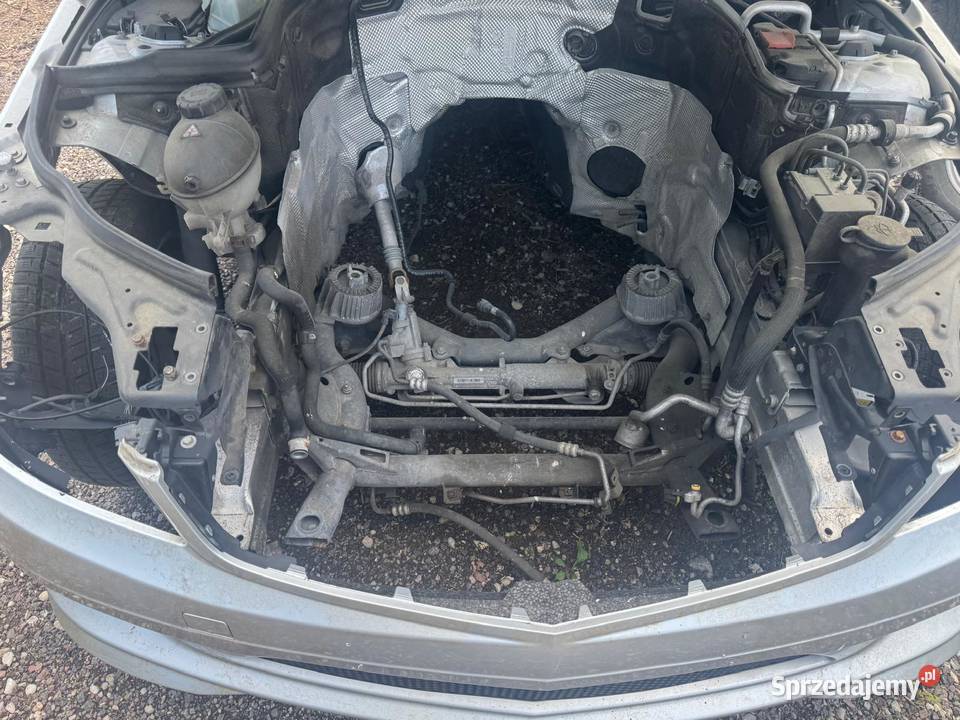 Karoseria bez silnika Mercedes E320 W204 Sport