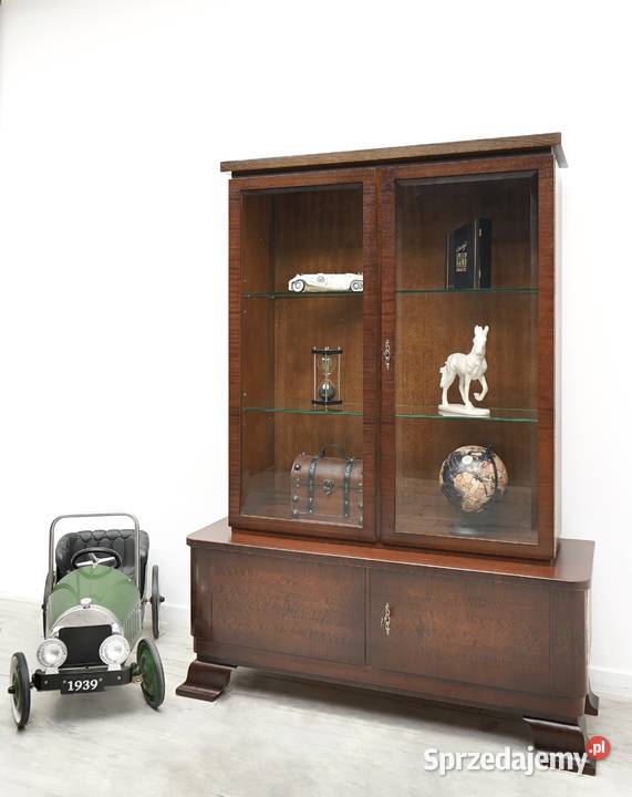 Zabytkowa witryna z lat 30tych w stylu art deco Jerka