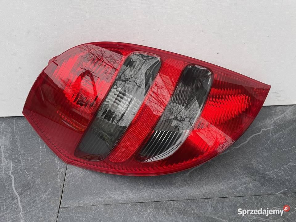 MERCEDES AKLASA W169 LEWA LAMPA TYŁ Ostroróg sprzedam