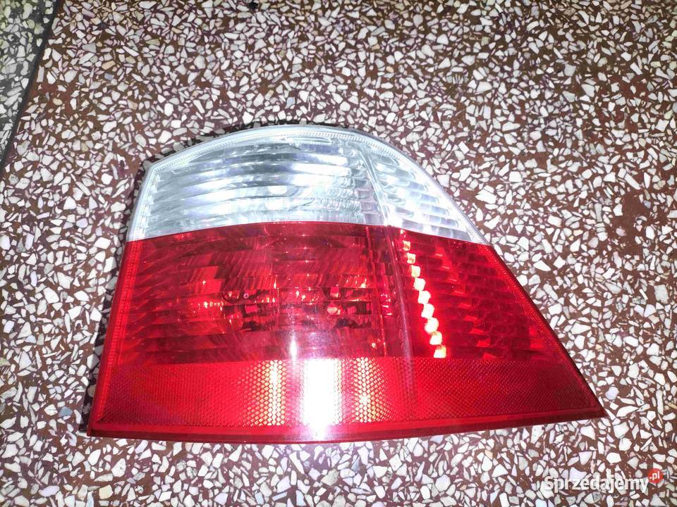 Lampa tylna prawa w błotnik z oprawką BMW E61 śląskie Poręba sprzedam