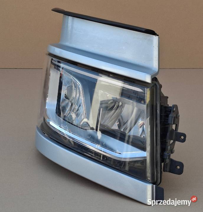 SCANIA R S REFLEKTOR PRAWY FULL LED LAMPA PRAWA ciężarowe Bieleń