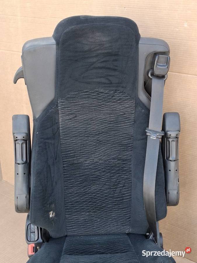 MERCEDES ACTROS MP4 FOTEL KIEROWCY LEWY Wyposażenie wnętrza Bieleń