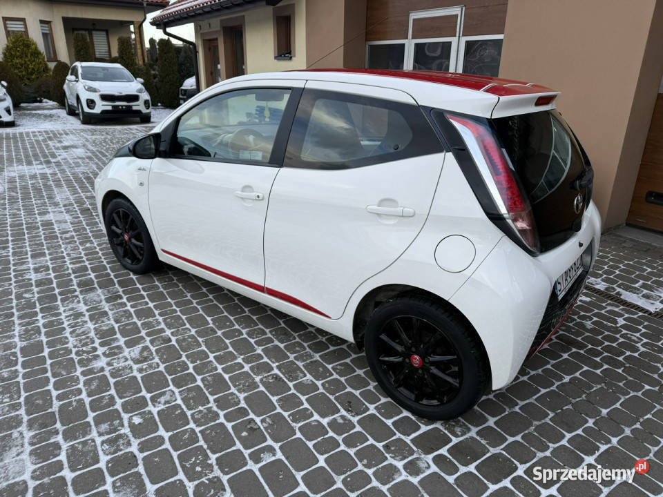 Toyota Aygo 10 69 Klima Navi Kamera Krajowy II serwisowany w ASO Orzech