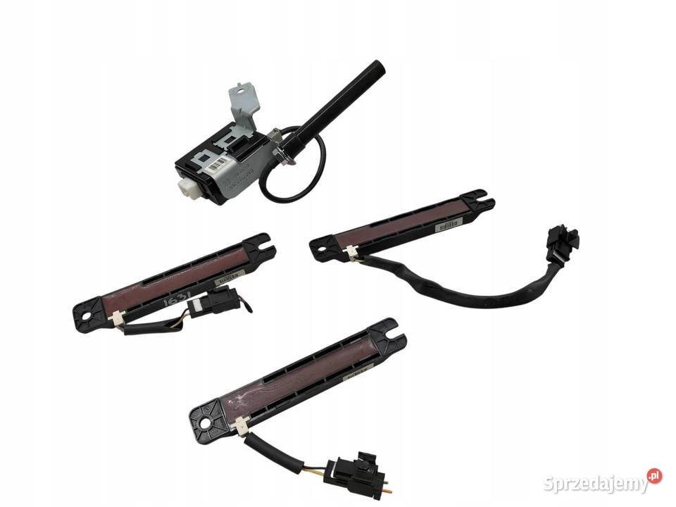 WZMACNIACZ KOMPLET 954702S000 5WY8289C Rok produkcji 2011