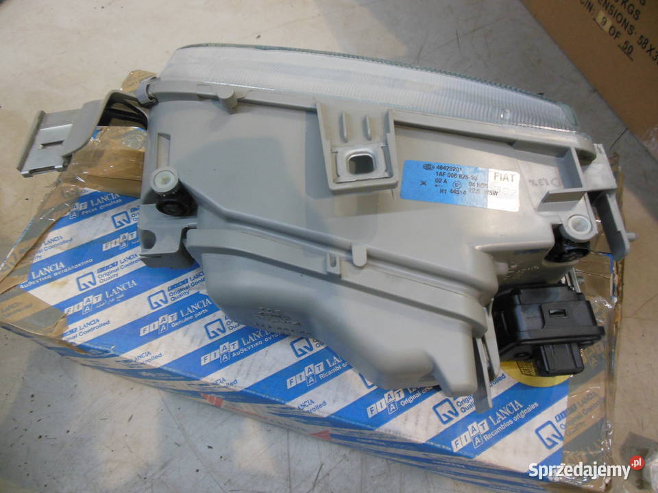 REFLEKTOR LAMPA PRAWY FIAT PUNTO I 176 10930999 dostawcze Lampy przednie śląskie