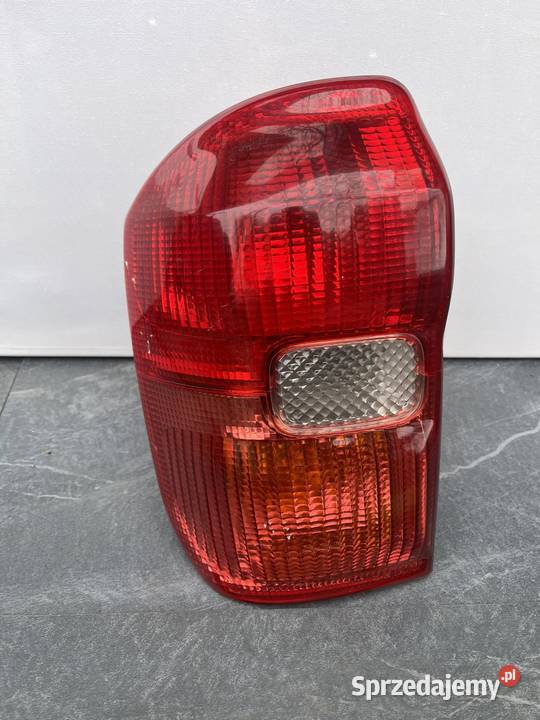 TOYOTA RAV4 LEWA LAMAP TYŁ Ostroróg sprzedam