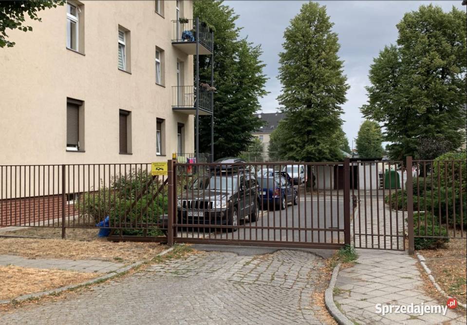 2pok 60met Słubickiej KOMÓRKAPIWNICA Legnica blok Nieruchomości