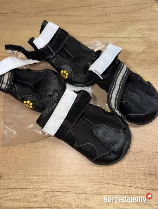 Buty psa Nowe antypoślizgowe ochronne na zimę sprzedam