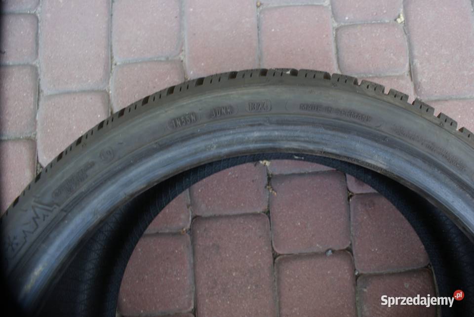 22540R18 92V Zimowa Pirelli dot3524 85mm 18cale Dynów