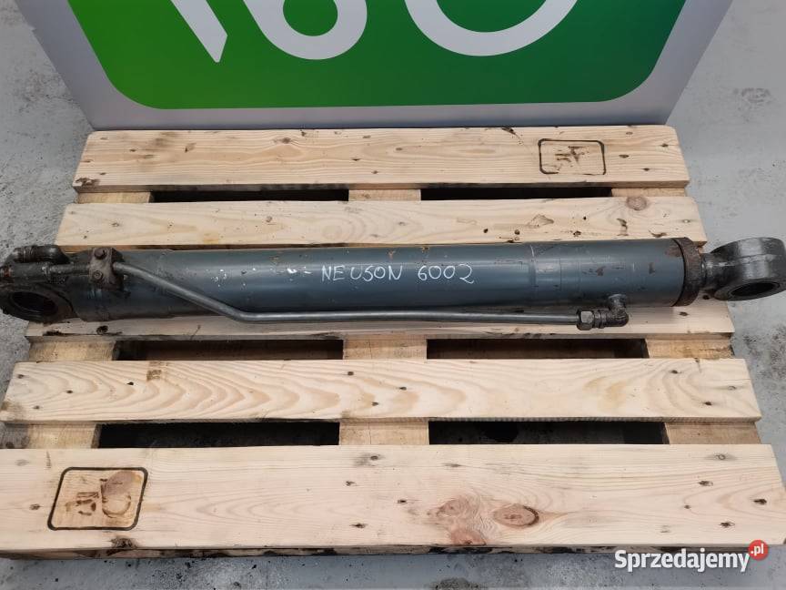 Neuson 6002 Siłownik wysięgnika