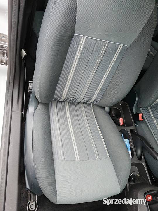 15DKLIMACZUJNIK ZMIERZCHUGRZEWANA SZYBA PRZÓD2 Zarejestrowany w Polsce Fiesta Radomsko