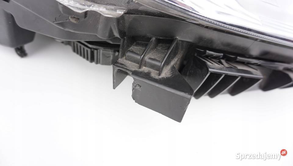 LAMPA PRZÓD LED PRAWA NISSAN LEAF Oświetlenie Nowy Tomyśl