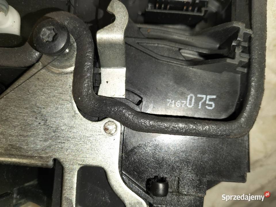 Zamek drzwi lewych tylnych BMW E60 E61 E65 E66 Poręba sprzedam