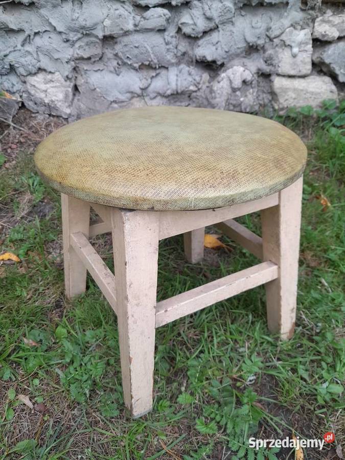 Mały okrągły taborecik taboret drewniany Meble śląskie Dąbrowa Górnicza sprzedam