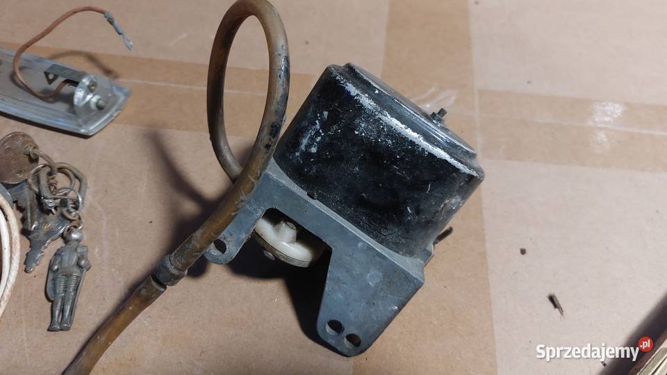 Pompka spryskiwacza do starego auta Miłków