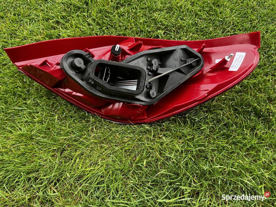 Lampa tylna lewa peugeot 207cc Lewe Ostrzeszów