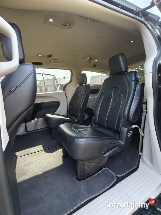 Pacifica 2018 104 przebiegu Wersja 8 osobowa Rok produkcji 2018 Bolszewo