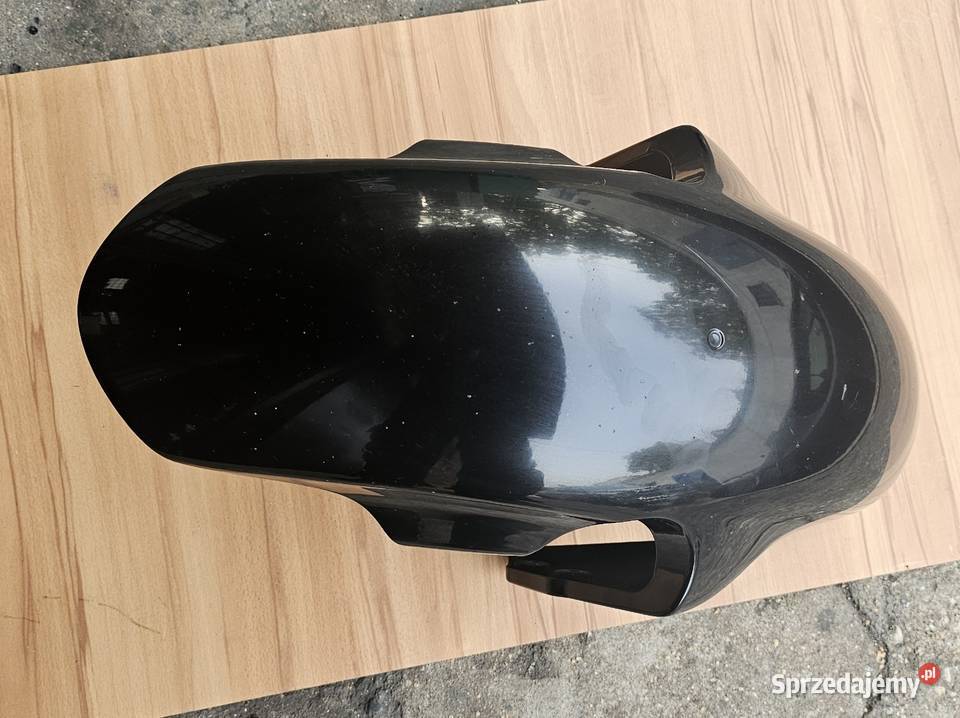 Suzuki vzr 1800 M109R błotnik przód