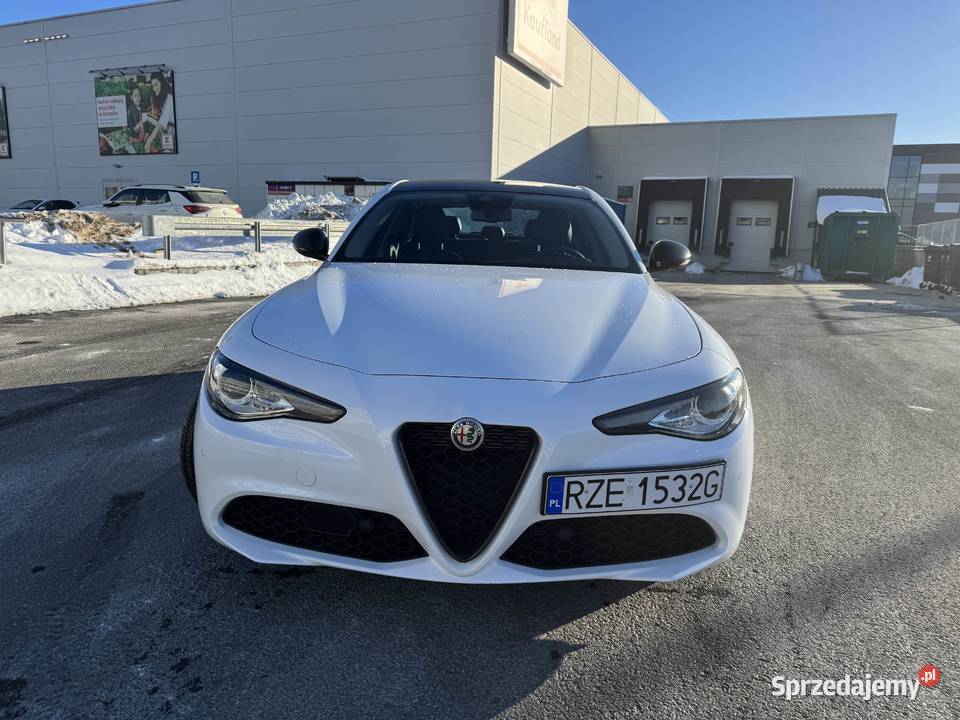 Alfa Romeo Giulia 20 Ti Q4 280 napęd 4x4 Rzeszów sprzedam