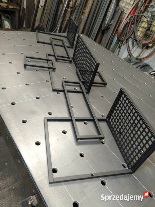 Kwietnik nowoczesny wiszący na ścianę dekoracja