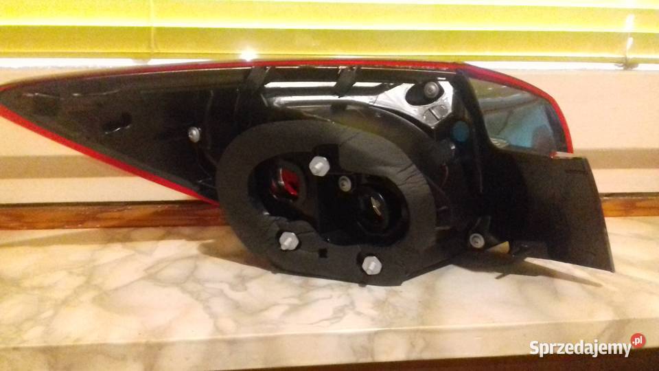 Mazda 3 2013 tylna prawa lampa nowa 35 drzwi Pruszków sprzedam