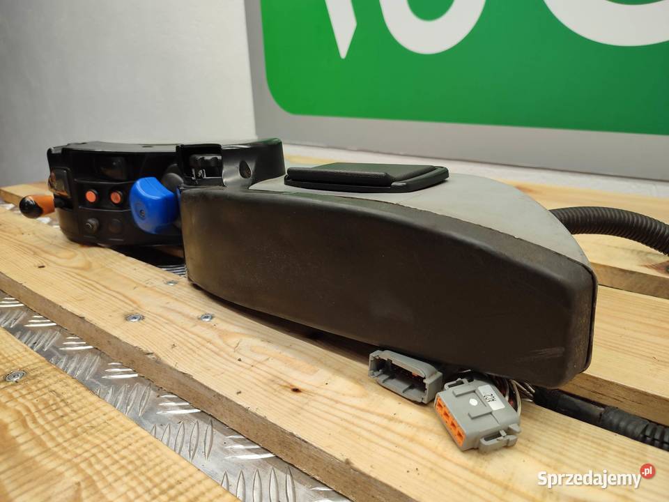 Podłokietnik Massey Ferguson serii 6400