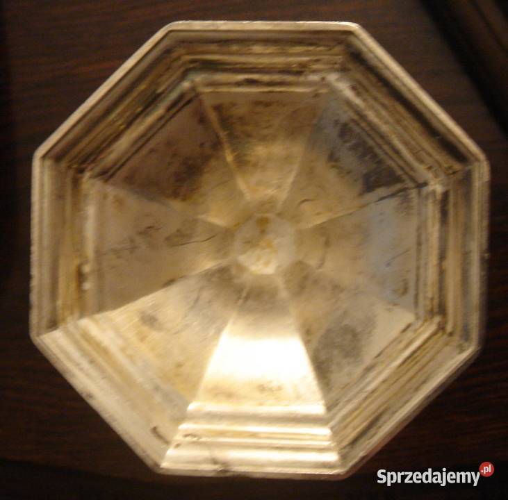 Stary świecznik metalowy o pięknej formie Łódź