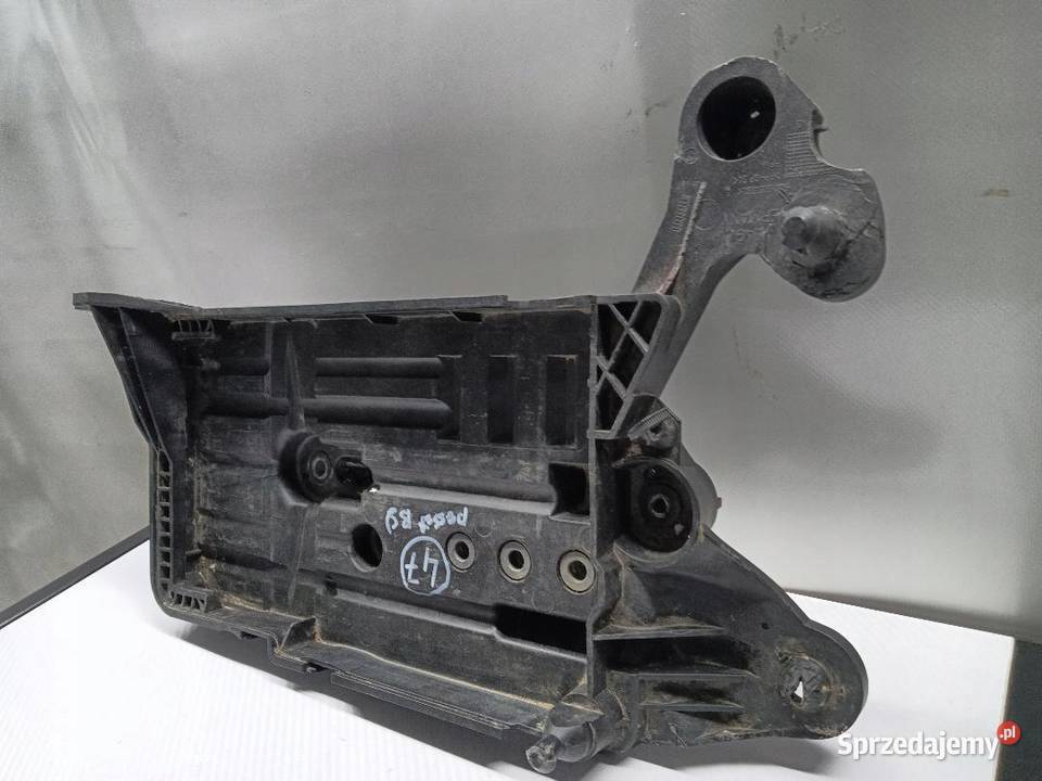 PODSTAWA AKUMULATORA VW PASSAT B8 5Q0915321J