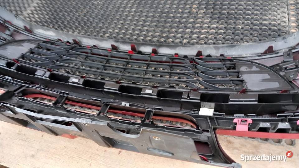 RENAULT MEGANE III HB KOMBI ZDERZAK PRZÓD NNJ Pasy przednie i tylne Zbierkowo