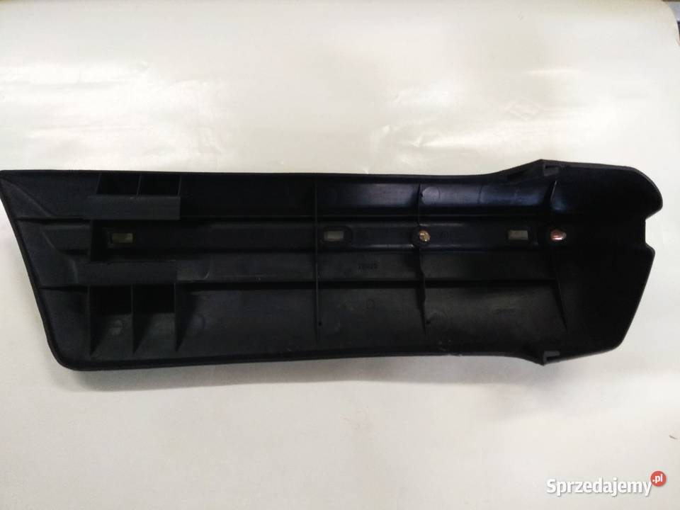 Narożnik zderzaka tył prawy Peugeot 305 83 sprzedam