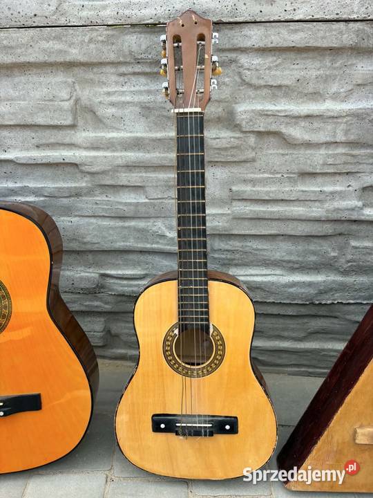 Piękna gitara tradycyjna do Pozostałe wielkopolskie