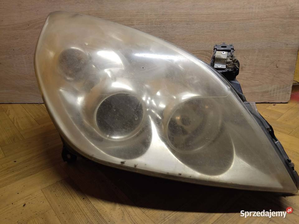 Opel Vectra C 19 CDTI 120 Z21B 07r Lampa przód Lampy przednie Sompolno