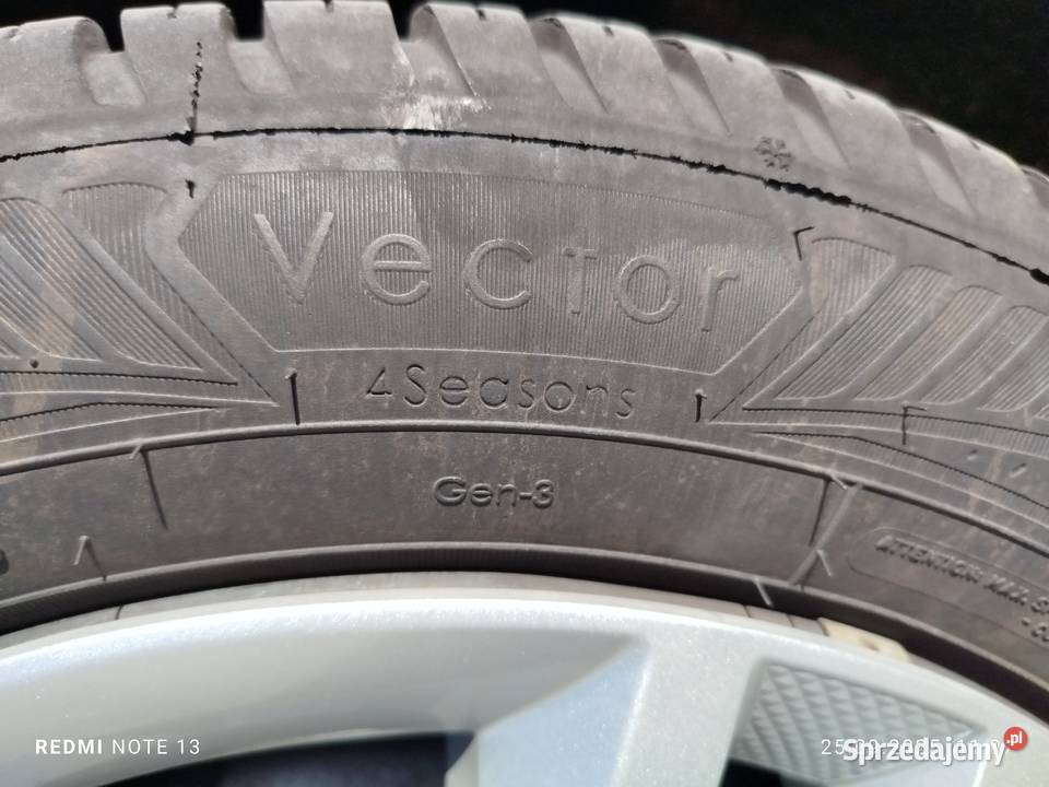 Renault Megane IV asystent pasa ruchu Miechucino