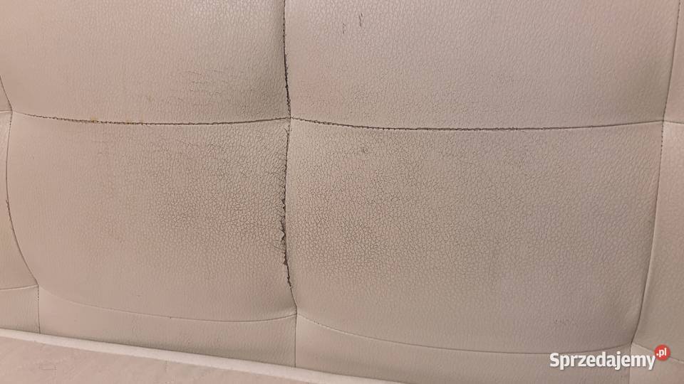 Białe łóżko glamour 160x200 tapicerowane ze Tychy