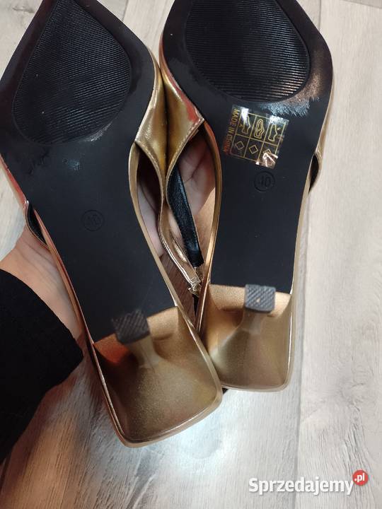 39 Złote czółenka wieczorowe z odkrytą piętą małopolskie sprzedam