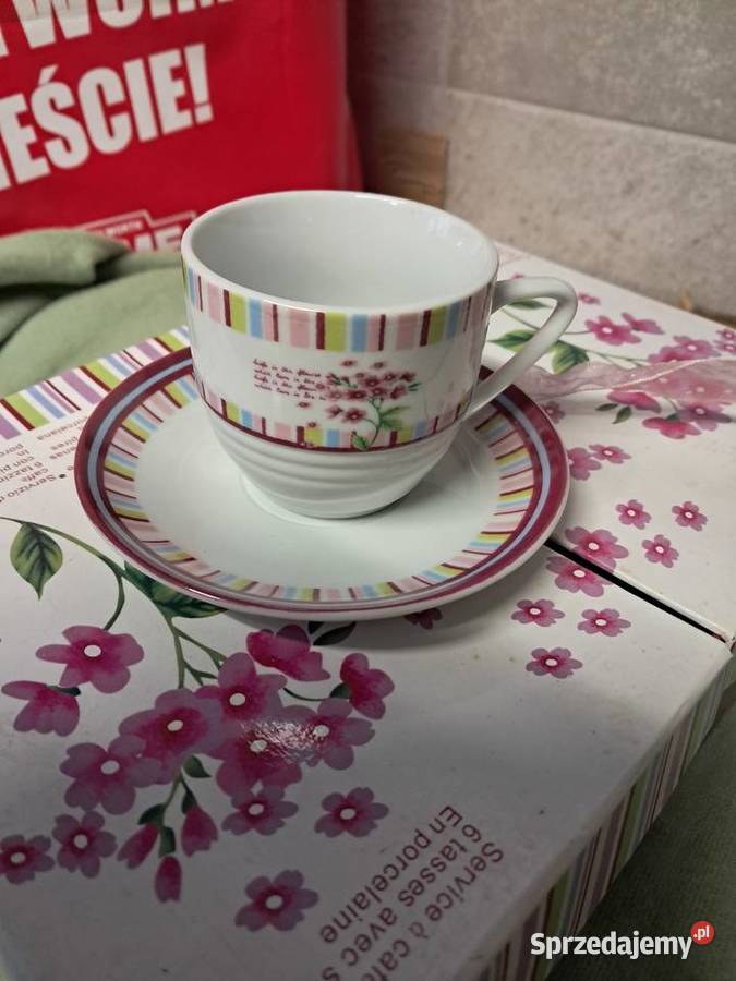 5 filiżanek i 6 talerzyków z porcelany do zabawy świętokrzyskie Sandomierz