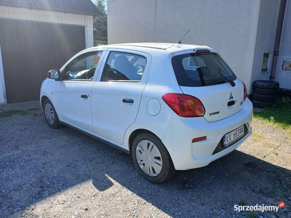 Mitsubishi Space Star 10 B 2015 garażowany na benzyna