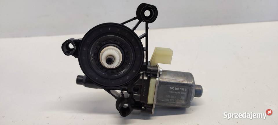 VW TIGUAN II SILNICZEK SZYBY 5Q0959802A