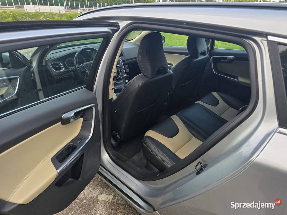 Volvo V60 16D 115 2012 Bogate wyposażenie Białystok