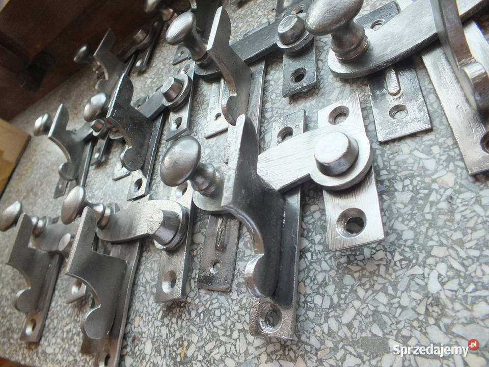 Klamki okienneokoło 192030 10 dolnośląskie Bielawa