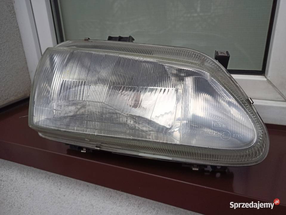 Renault Megane 1 Scenic lampa przednia prawa Sieradz