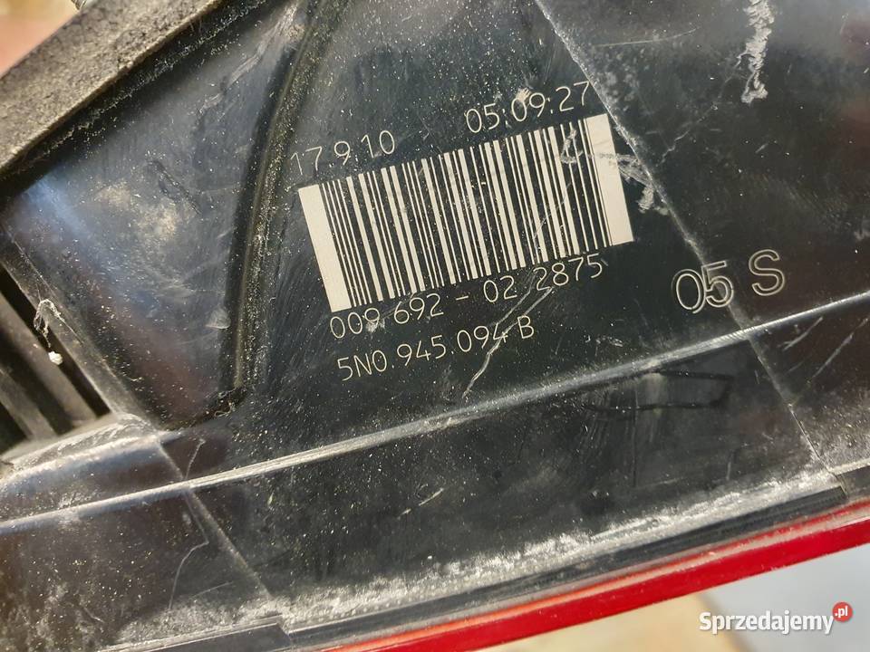 VW TIGUAN I LAMPA PRAWA TYLNA PRAWY TYŁ W KLAPĘ osobowe Międzychód