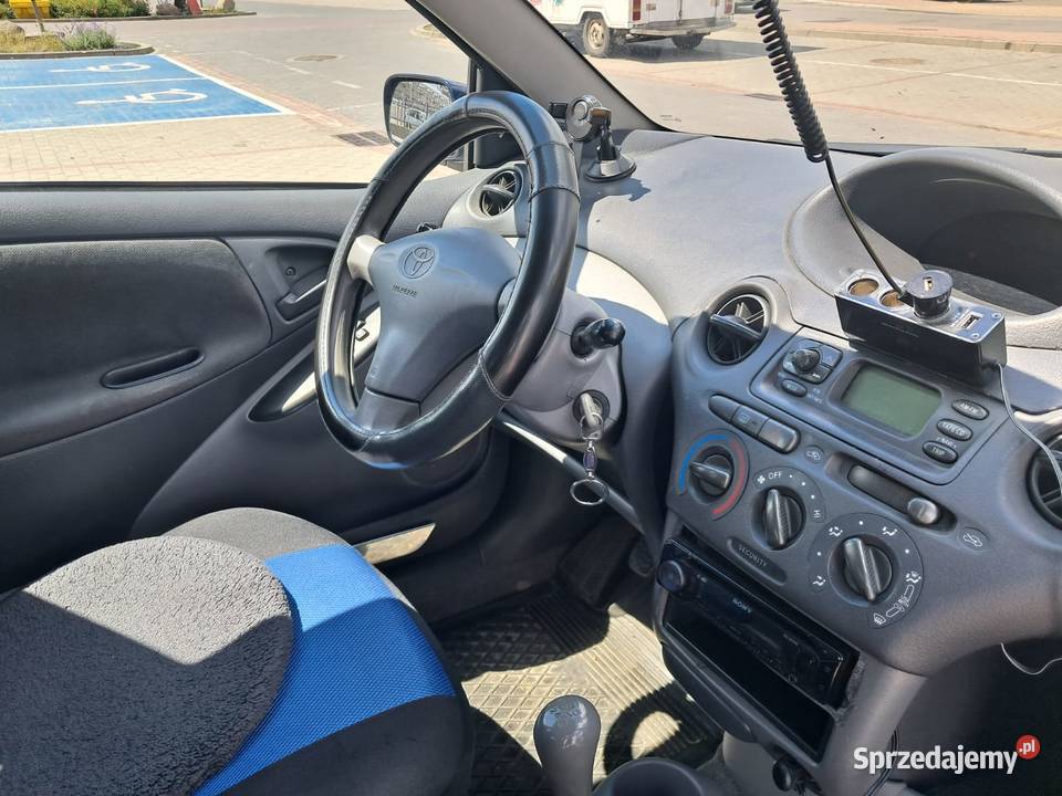 Samochód Toyota Yaris sprzedam Rok produkcji 2002 Grodzisk Mazowiecki sprzedam
